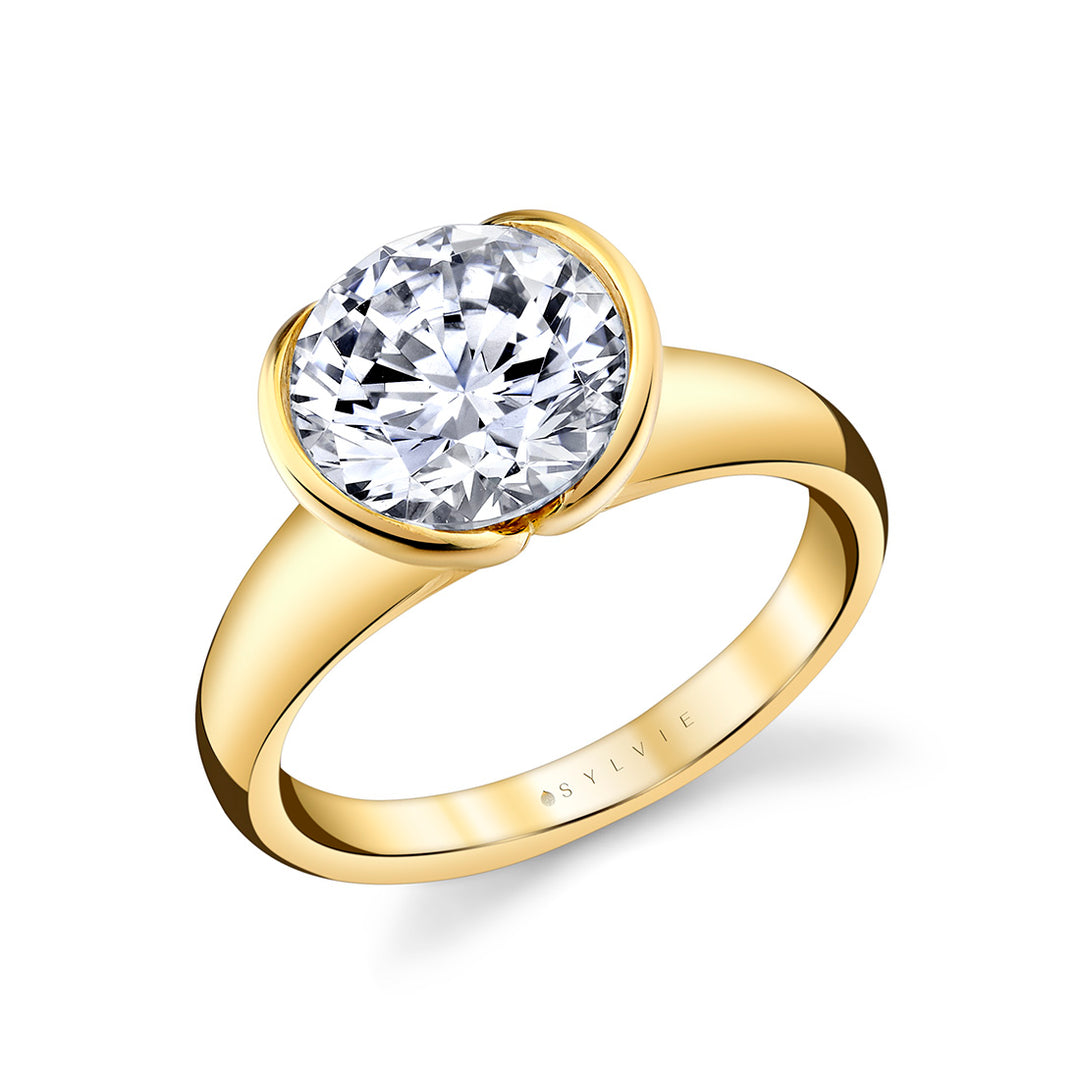Shell Auranova Solitaire Engagement Ring - Liora