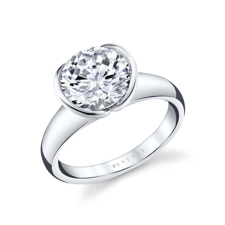 Shell Auranova Solitaire Engagement Ring - Liora
