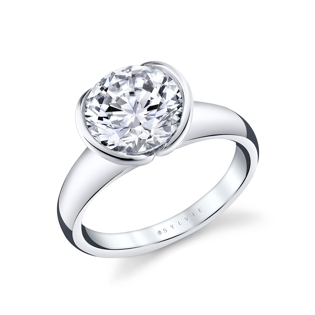 Shell Auranova Solitaire Engagement Ring - Liora