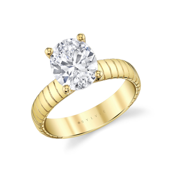 Auravie Engraved Solitaire Engagement Ring - Marin
