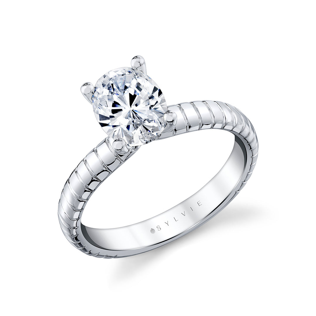 Auravie Engraved Solitaire Engagement Ring - Thalia