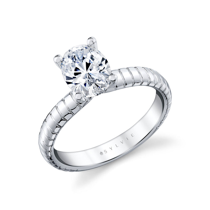 Auravie Engraved Solitaire Engagement Ring - Thalia