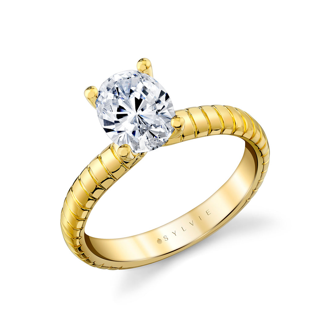 Auravie Engraved Solitaire Engagement Ring - Thalia