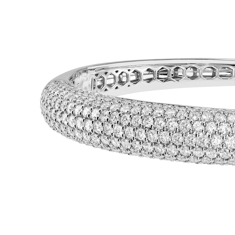 Diamond Pave Bangle (5-1/5tcw)